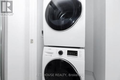 3915 - 1926 Lakeshore Boulevard W, Toronto (High Park-Swansea), ON - Indoor Photo Showing Laundry Room