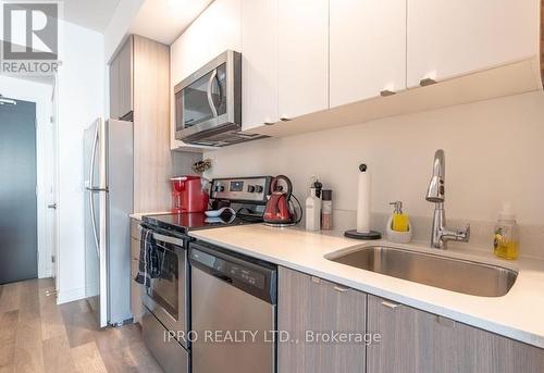 C406 - 5260 Dundas Street, Burlington (Orchard), ON - Indoor Photo Showing Kitchen