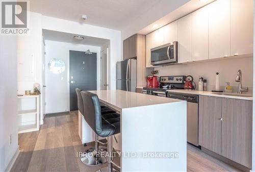 C406 - 5260 Dundas Street, Burlington (Orchard), ON - Indoor Photo Showing Kitchen With Stainless Steel Kitchen With Upgraded Kitchen