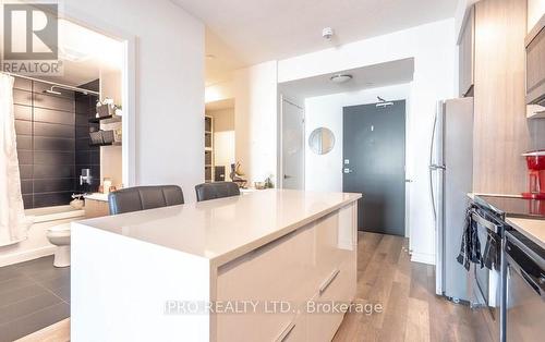 C406 - 5260 Dundas Street, Burlington (Orchard), ON - Indoor Photo Showing Kitchen