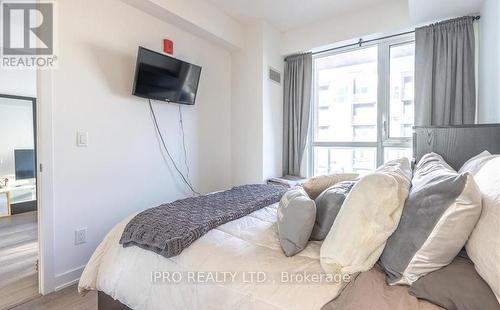 C406 - 5260 Dundas Street, Burlington (Orchard), ON - Indoor Photo Showing Bedroom