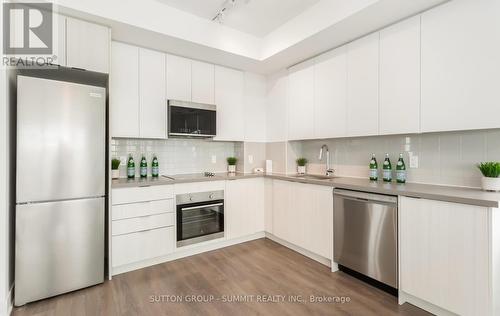 1129 - 2485 Taunton Road, Oakville (Uptown Core), ON - Indoor Photo Showing Kitchen With Stainless Steel Kitchen