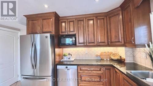 1101 Dupont Street S, Toronto (Dovercourt-Wallace Emerson-Junction), ON - Indoor Photo Showing Kitchen