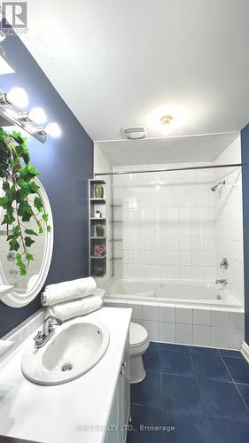 1101 Dupont Street S, Toronto (Dovercourt-Wallace Emerson-Junction), ON - Indoor Photo Showing Bathroom