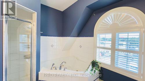 1101 Dupont Street S, Toronto (Dovercourt-Wallace Emerson-Junction), ON - Indoor Photo Showing Bathroom