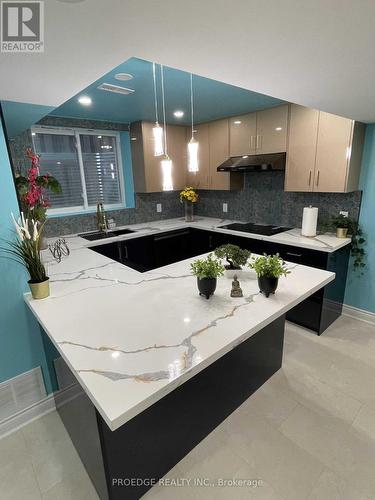 50 Creekwood Drive, Brampton (Snelgrove), ON - Indoor Photo Showing Kitchen