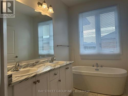 77 Boiton Street, Richmond Hill, ON - Indoor Photo Showing Bathroom