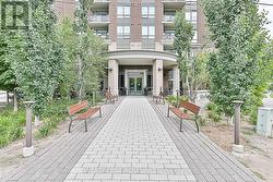 327 - 540 BUR OAK AVENUE  Markham, ON L6C 0Y2