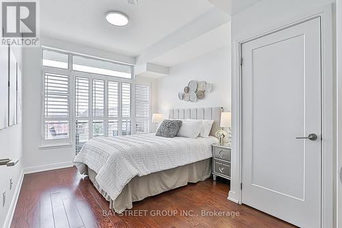 327 - 540 Bur Oak Avenue, Markham, ON - Indoor Photo Showing Bedroom