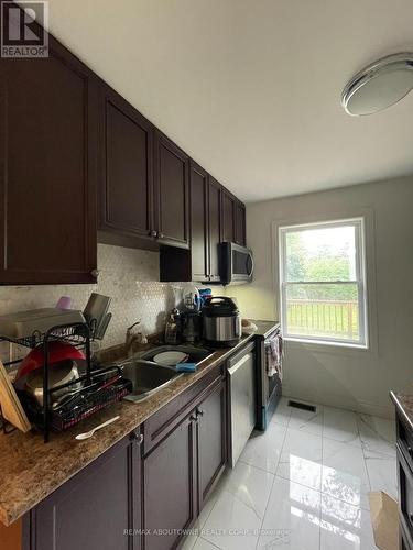 Unit 3 - 242 Kings Court Crescent, Milton, ON - Indoor Photo Showing Kitchen