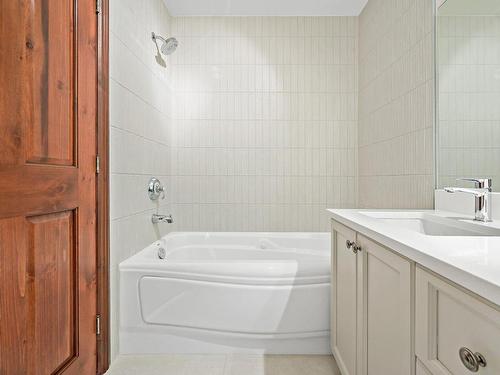 Salle de bains attenante Ã  la CCP - 5-290 Rue Du Mont-Plaisant, Mont-Tremblant, QC - Indoor Photo Showing Bathroom