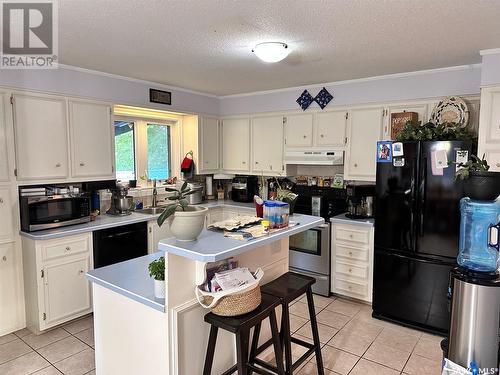 143 Memorial Drive, Spiritwood, SK - Indoor Photo Showing Kitchen