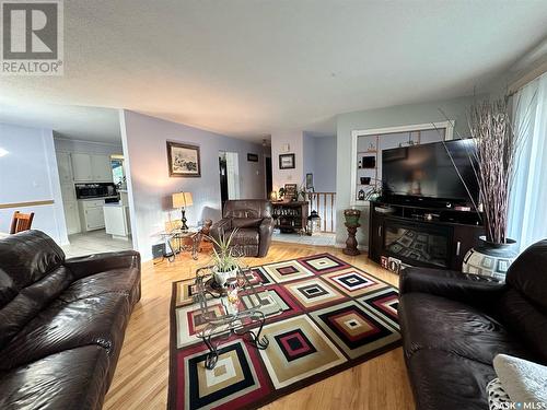 143 Memorial Drive, Spiritwood, SK - Indoor Photo Showing Living Room