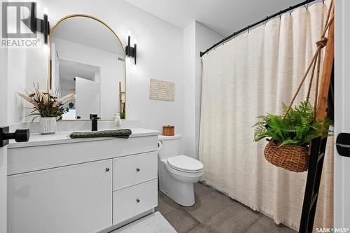 3135 Green Brook Road, Regina, SK - Indoor Photo Showing Bathroom