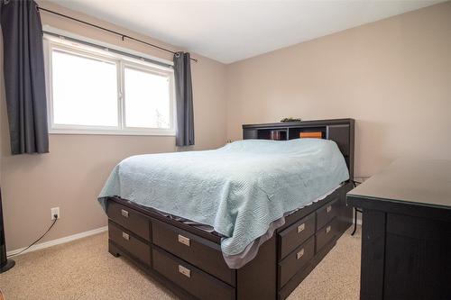 1310 Mary Court, Kelowna, BC - Indoor Photo Showing Bedroom