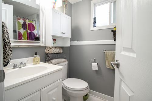 1310 Mary Court, Kelowna, BC - Indoor Photo Showing Bathroom