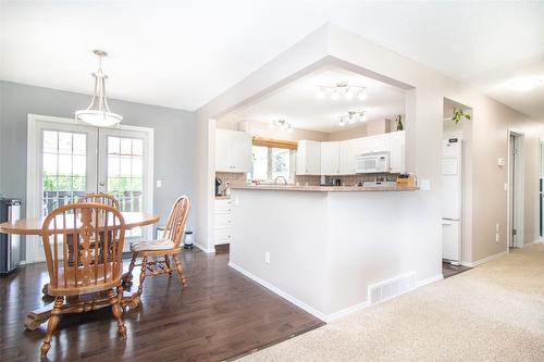 1310 Mary Court, Kelowna, BC - Indoor Photo Showing Dining Room