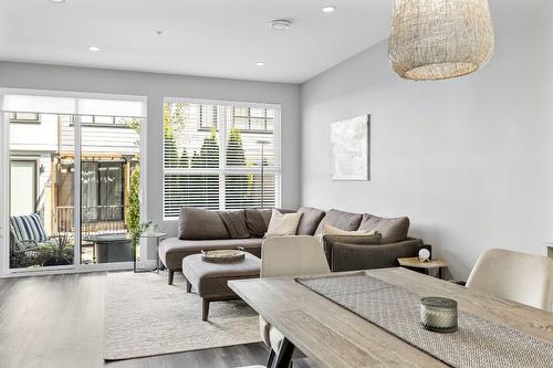 304-11581 Rogers Road, Lake Country, BC - Indoor Photo Showing Living Room