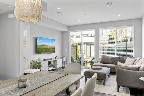 304-11581 Rogers Road, Lake Country, BC - Indoor Photo Showing Living Room