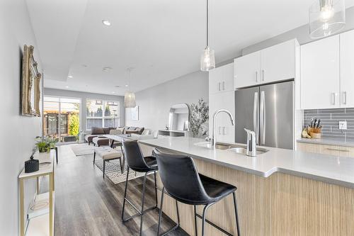 304-11581 Rogers Road, Lake Country, BC - Indoor Photo Showing Kitchen With Upgraded Kitchen