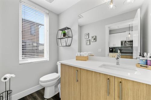 304-11581 Rogers Road, Lake Country, BC - Indoor Photo Showing Bathroom