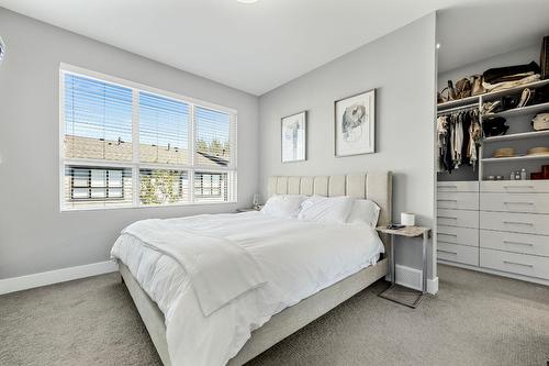 304-11581 Rogers Road, Lake Country, BC - Indoor Photo Showing Bedroom