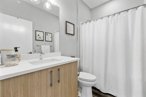 304-11581 Rogers Road, Lake Country, BC - Indoor Photo Showing Bathroom