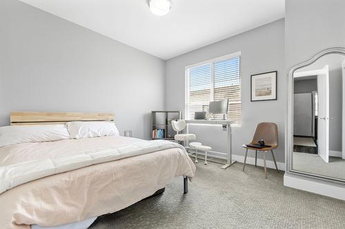 304-11581 Rogers Road, Lake Country, BC - Indoor Photo Showing Bedroom