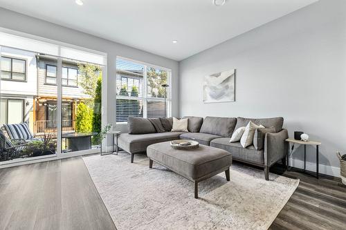 304-11581 Rogers Road, Lake Country, BC - Indoor Photo Showing Living Room