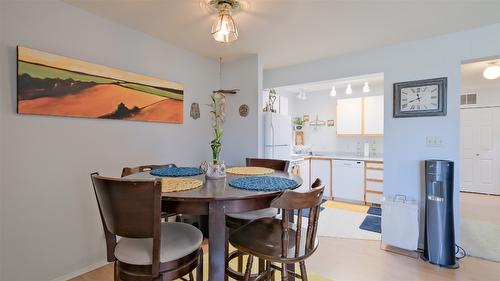 3206-415 Commonwealth Road, Kelowna, BC - Indoor Photo Showing Dining Room