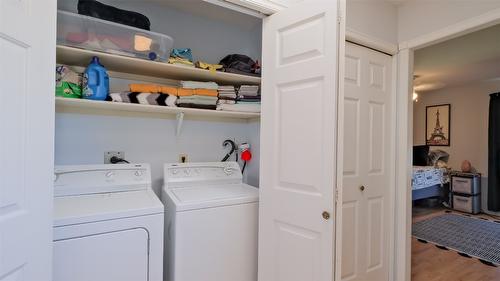 3206-415 Commonwealth Road, Kelowna, BC - Indoor Photo Showing Laundry Room