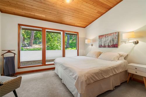 4970 16 Street, Salmon Arm, BC - Indoor Photo Showing Bedroom