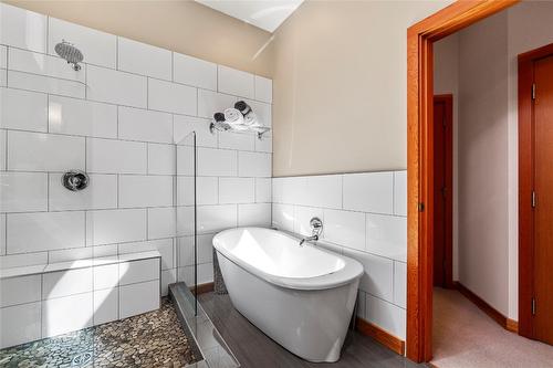 4970 16 Street, Salmon Arm, BC - Indoor Photo Showing Bathroom