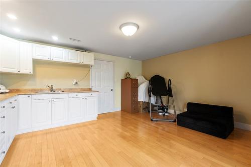 4970 16 Street, Salmon Arm, BC - Indoor Photo Showing Kitchen With Double Sink