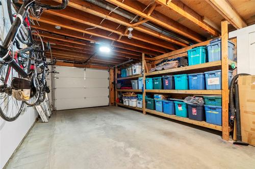 4970 16 Street, Salmon Arm, BC - Indoor Photo Showing Garage