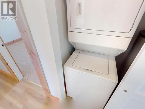 4608 Redonda Ave, Powell River, BC - Indoor Photo Showing Laundry Room