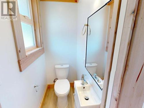 4608 Redonda Ave, Powell River, BC - Indoor Photo Showing Bathroom