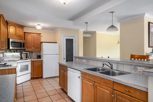 2280 Somerset Road, West Kelowna, BC - Indoor Photo Showing Kitchen With Double Sink