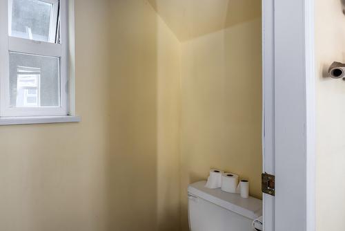 2280 Somerset Road, West Kelowna, BC - Indoor Photo Showing Bathroom