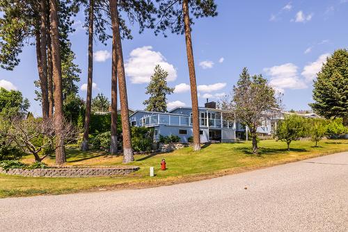 2280 Somerset Road, West Kelowna, BC - Outdoor