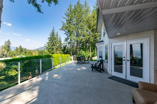 1501 18 Avenue, Salmon Arm, BC - Outdoor