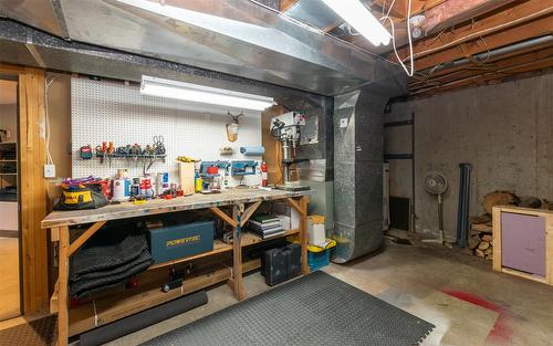 1501 18 Avenue, Salmon Arm, BC - Indoor Photo Showing Basement