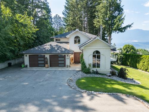 1501 18 Avenue, Salmon Arm, BC - Outdoor