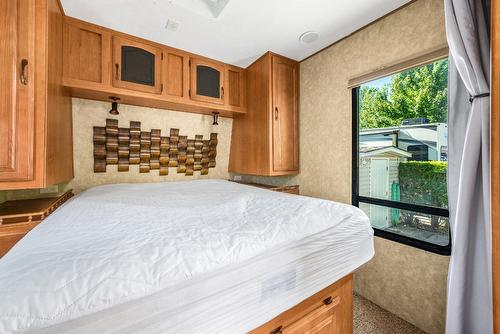 121-8000 Highland Road, Vernon, BC - Indoor Photo Showing Bedroom