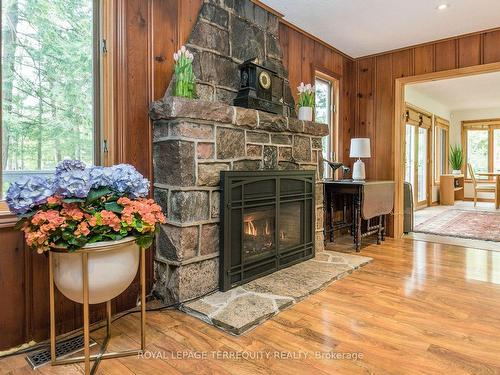 19 Finley Dr, Tiny, ON - Indoor Photo Showing Living Room With Fireplace