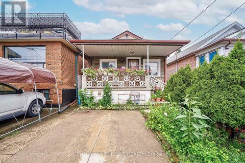 90 Clovelly Avenue, Toronto (Oakwood Village), ON - Outdoor