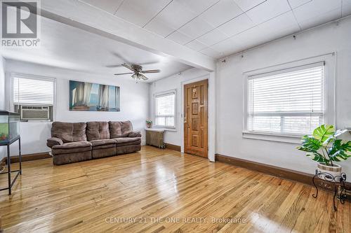 90 Clovelly Avenue, Toronto (Oakwood Village), ON - Indoor Photo Showing Living Room