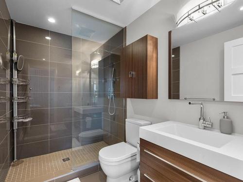 Ensuite bathroom - 203-4001 Rue Elsa-Triolet, Laval (Chomedey), QC - Indoor Photo Showing Bathroom