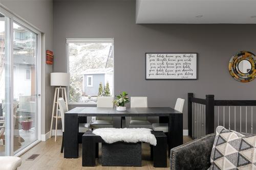 456 Cavell Place, Kelowna, BC - Indoor Photo Showing Dining Room