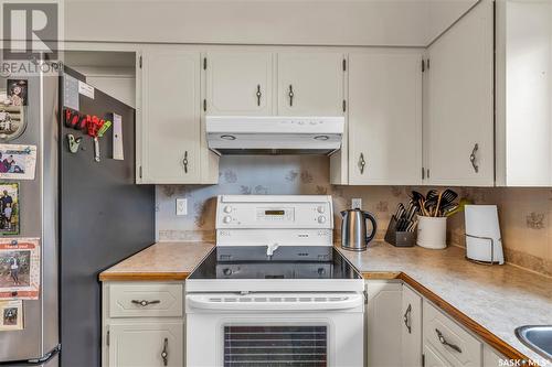 434 Colonel Otter Drive, Swift Current, SK - Indoor Photo Showing Kitchen